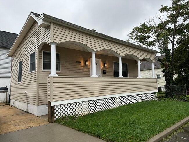 property at 17 Valley St