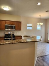 7516 Lazy Creek Dr, Unit A in Austin, TX - Building Photo - Building Photo