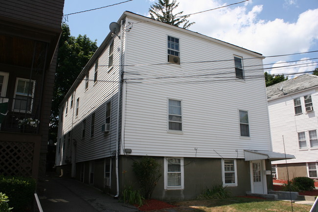 28-34 Parker St in Everett, MA - Foto de edificio - Building Photo