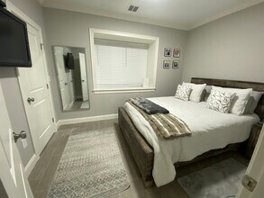 120 Tremont St, Unit 110 in Everett, MA - Foto de edificio - Building Photo