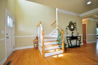 12 Bogart Ln in Newington, CT - Building Photo - Building Photo