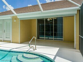 5347 Whitten Dr in Naples, FL - Foto de edificio - Building Photo