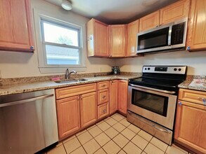 74 Dunboy St, Unit 2 in Boston, MA - Building Photo - Building Photo