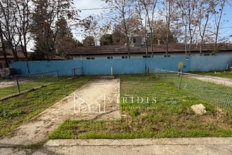 327 Beardsley Ave in Bakersfield, CA - Building Photo - Building Photo