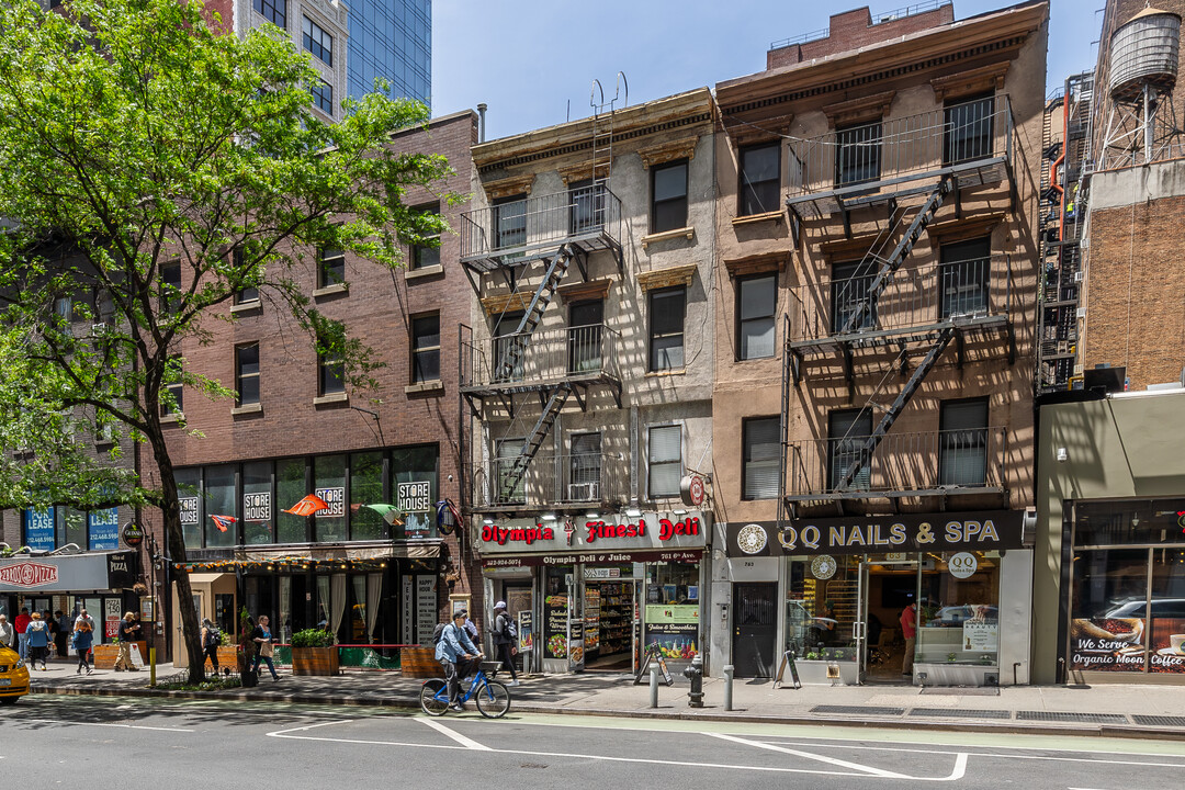 761 Avenue of the Americas in New York, NY - Building Photo