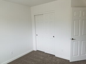 6905 Sully Ln in West Richland, WA - Building Photo - Building Photo