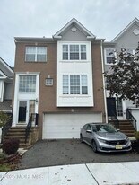319 Bernard Dr in Morganville, NJ - Building Photo