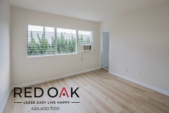 1327 Laurel Ave in West Hollywood, CA - Building Photo - Building Photo