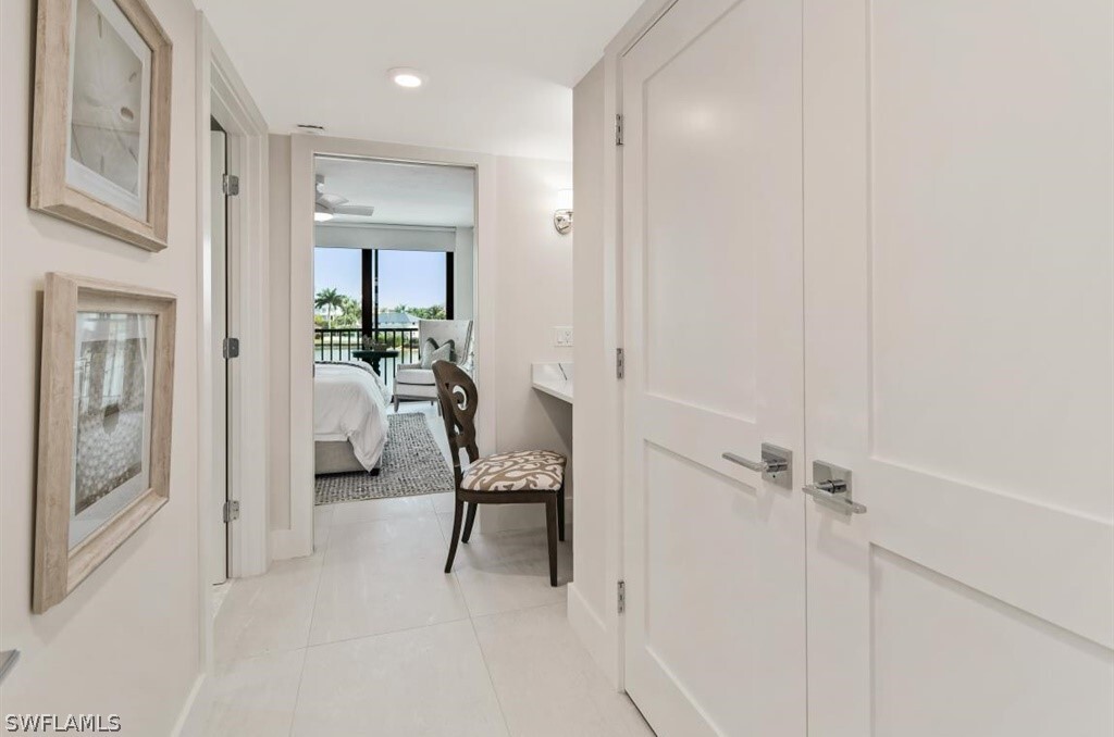 10562 Gulf Shore Dr in Naples, FL - Building Photo