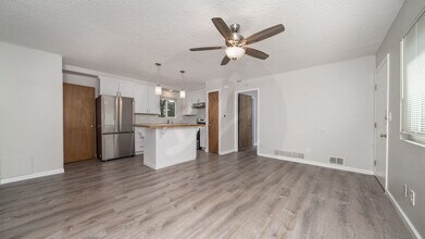 2580 W Bijou St in Colorado Springs, CO - Building Photo - Building Photo