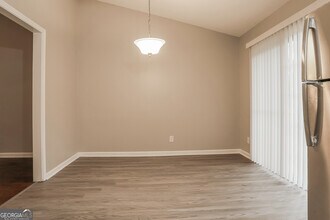 2453 Crestdale Cir SE in Atlanta, GA - Building Photo - Building Photo