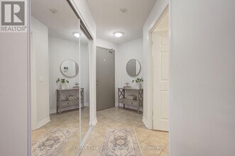 2325 Central Park Dr in Oakville, ON - Building Photo - Building Photo