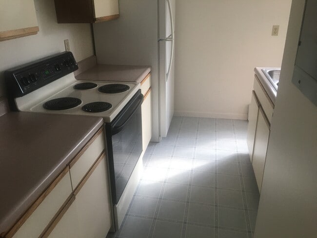 213 Hildred Dr, Unit 213 Hildred Dr in Burlington, VT - Foto de edificio - Building Photo