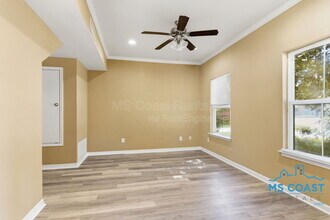 103 Earle Taylor Ln in Ocean Springs, MS - Building Photo - Building Photo