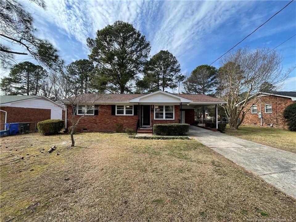 718 Dwain Dr in Fayetteville, NC - Building Photo