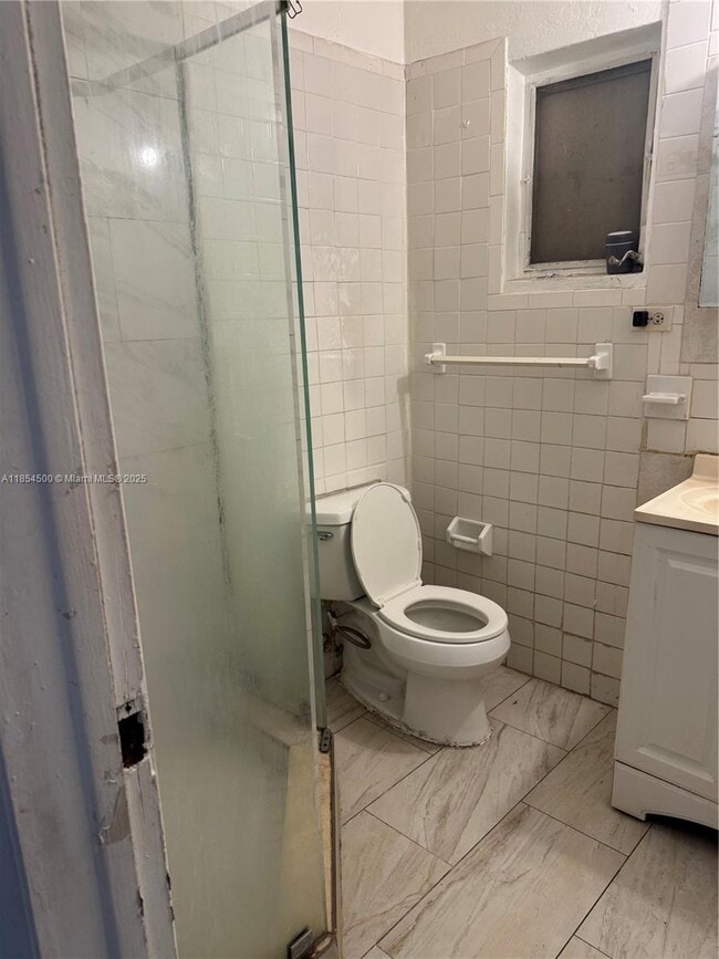 1180 NE 160th Terrace in North Miami Beach, FL - Building Photo - Building Photo