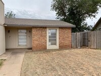 4805 Country Club Dr