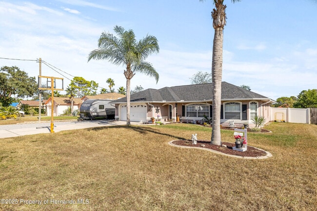 4052 Montano Ave in Spring Hill, FL - Building Photo - Building Photo