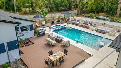 1851 Royal Oak Pl E in Dunedin, FL - Building Photo - Building Photo