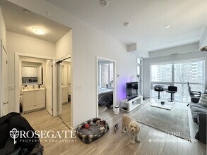 4130 Parkside Village Dr in Mississauga, ON - Building Photo - Building Photo