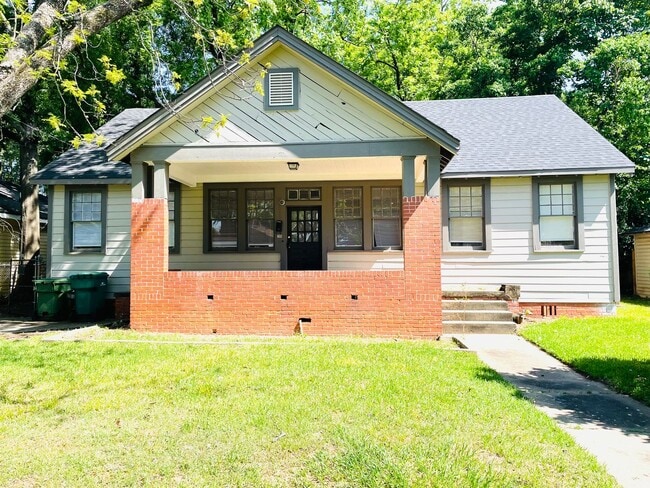 property at 1611 E Washington St