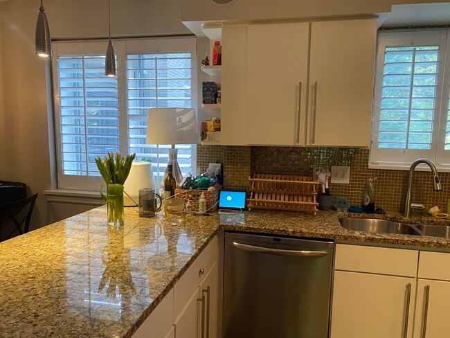 227 N Dotger Ave, Unit E 14 in Charlotte, NC - Building Photo - Building Photo