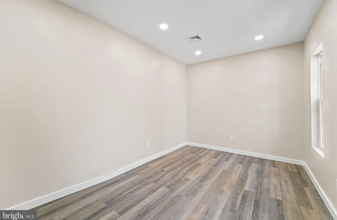 335 Spring St in Trenton, NJ - Foto de edificio - Building Photo