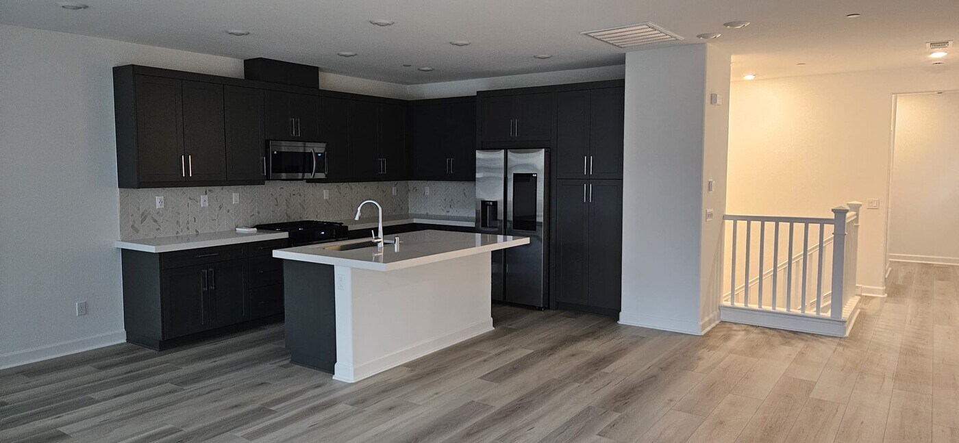 14158 Angelite Wy in San Diego, CA - Building Photo