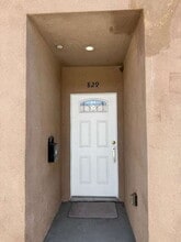 829 E 74th St in Los Angeles, CA - Building Photo - Building Photo
