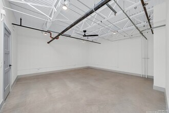 215 Coca-Cola Pl, Unit 1733-11 in San Antonio, TX - Building Photo - Building Photo