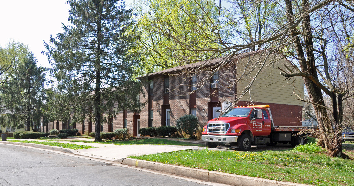 Robinwood Apartments in Baltimore, MD - Foto de edificio