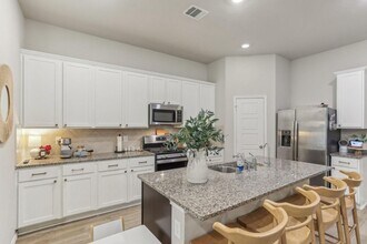 23536 Kenworth Dr in New Caney, TX - Building Photo - Building Photo