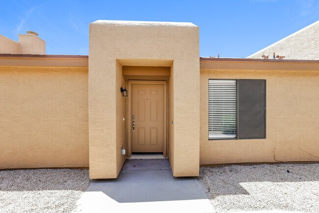 property at 4517 E Rosemonte Dr