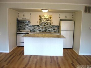 230 Riverview Dr in Fairfield Bay, AR - Building Photo - Building Photo