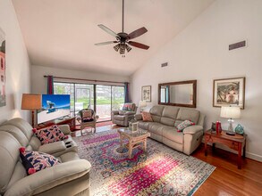 56 Edinburgh Dr in Palm Beach Gardens, FL - Building Photo - Building Photo