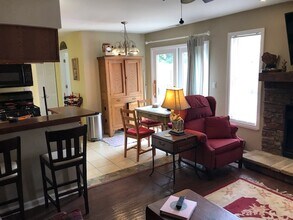 753 Brittany Ln in Island Lake, IL - Foto de edificio - Building Photo