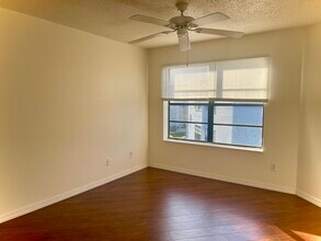 3795 Atrium Dr in Orlando, FL - Building Photo - Building Photo