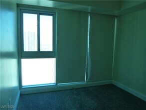 2700 Las Vegas Blvd S, Unit 2005 in Las Vegas, NV - Building Photo - Building Photo