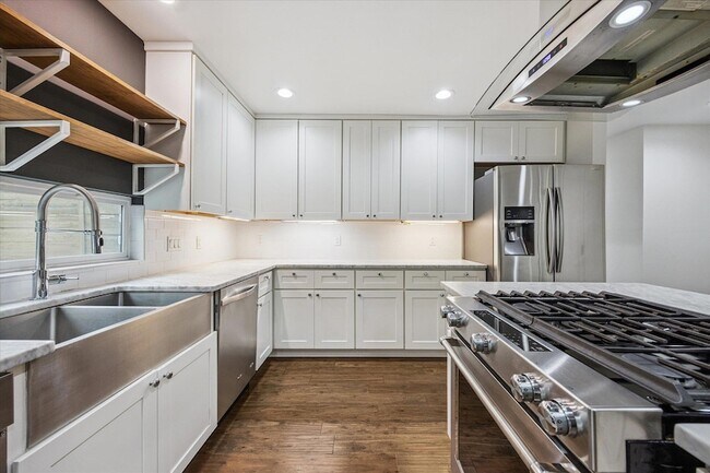 6814 Langston Dr in Austin, TX - Building Photo - Building Photo