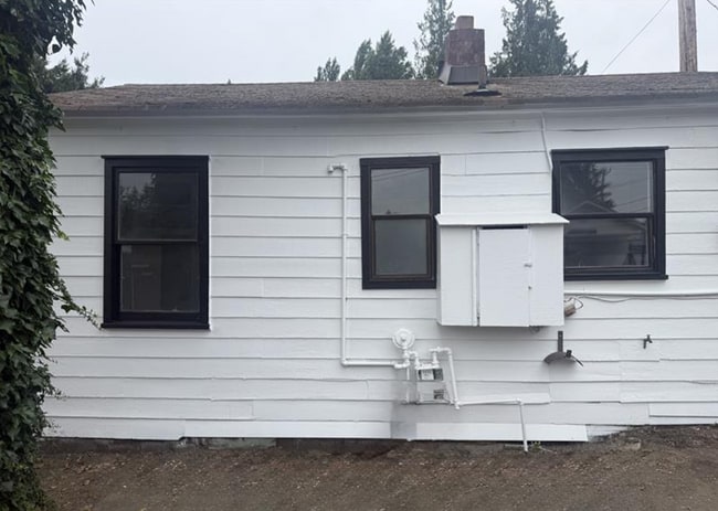 property at 11926 Ambaum Blvd SW