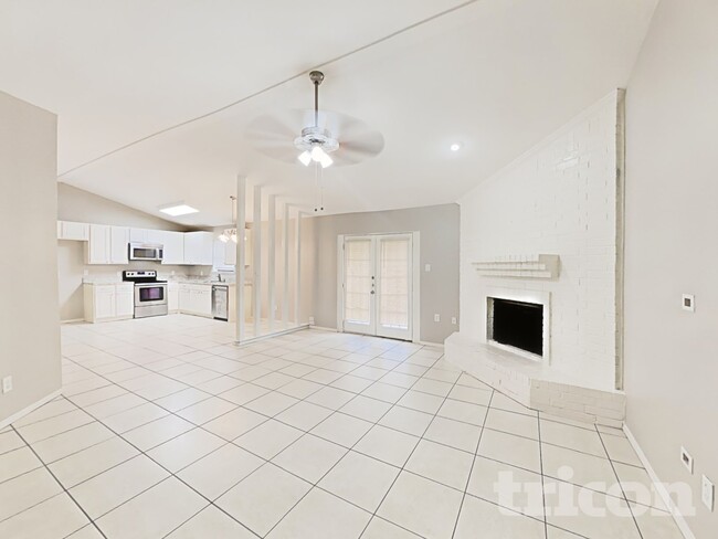 1717 Wurzburg Dr in Fort Worth, TX - Building Photo - Building Photo