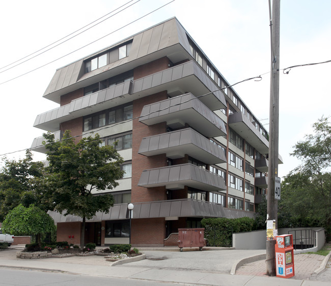 70 Erskine Ave in Toronto, ON - Building Photo - Building Photo