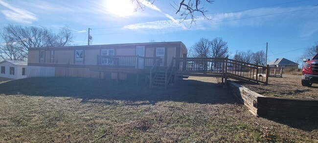 property at 218 N Pine St