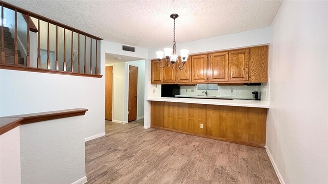 9201 Simmons Rd in Austin, TX - Building Photo - Building Photo