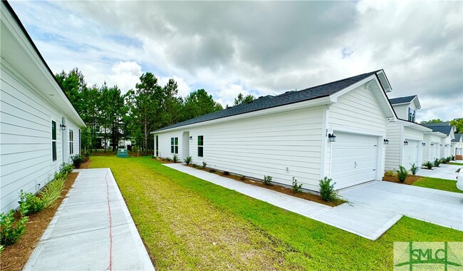 35 Small Pine Ln in Richmond Hill, GA - Building Photo - Building Photo