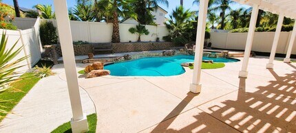 32203 Via Benabarre in Temecula, CA - Building Photo - Building Photo