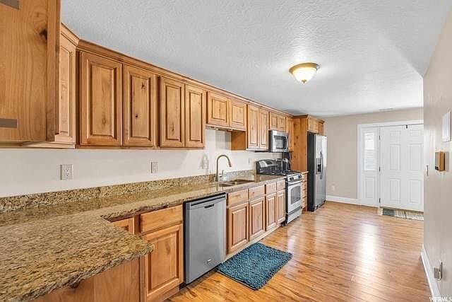 property at 225 Hansen Ridge Dr