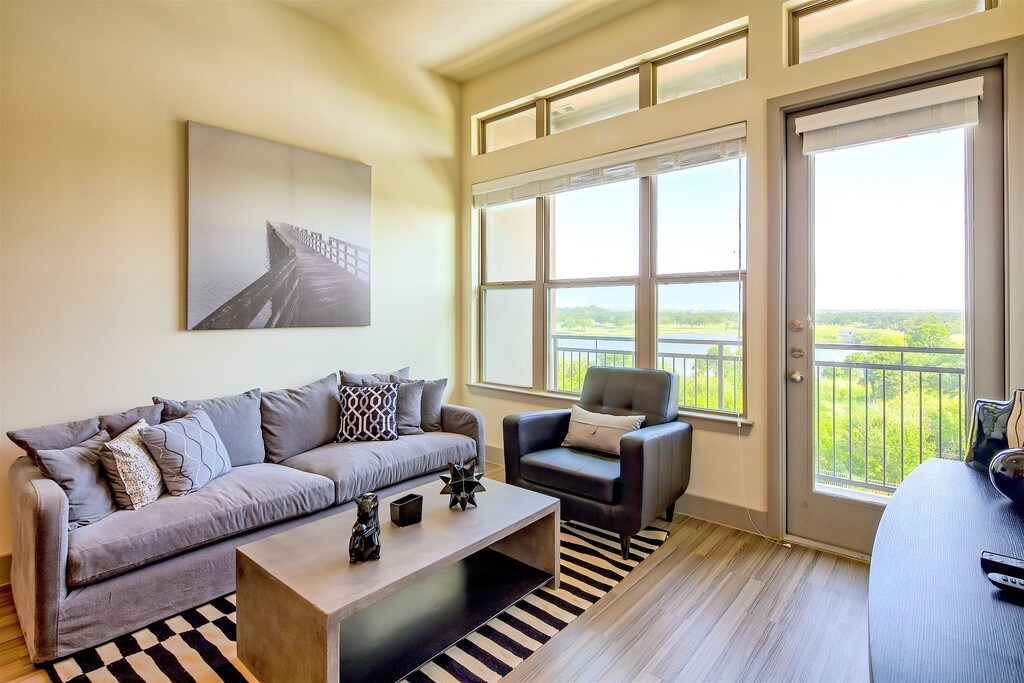 The Flats Frankford Station Apartments in Carrollton, TX