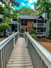 130 Warm Springs Cir in Roswell, GA - Building Photo - Building Photo