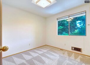 17417 28th Ave SE in Bothell, WA - Building Photo - Building Photo